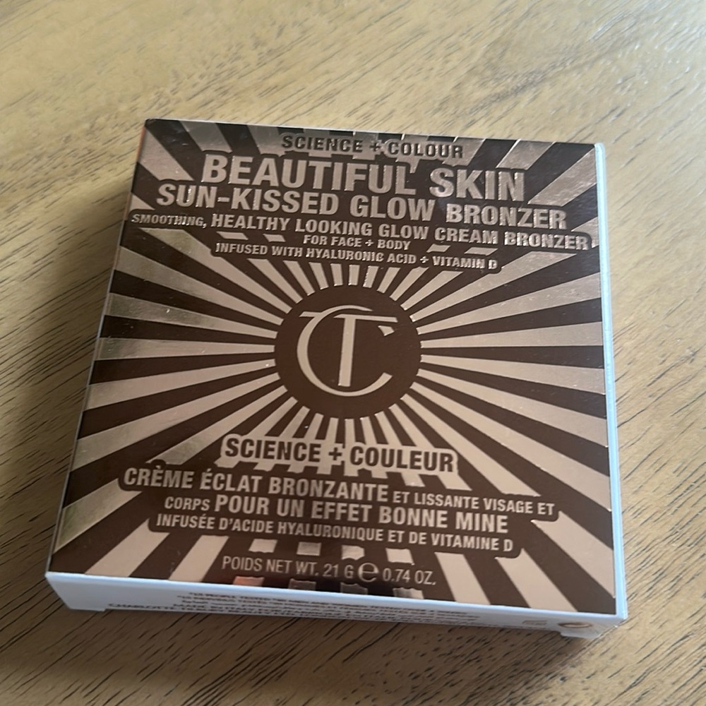 Charlotte Tilbury Beautiful Skin Sun Kissed Glow Bronzer- Med